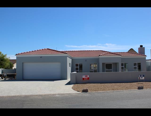 3 BEDROOM FREESTANDING FOR SALE IN PORT OWEN